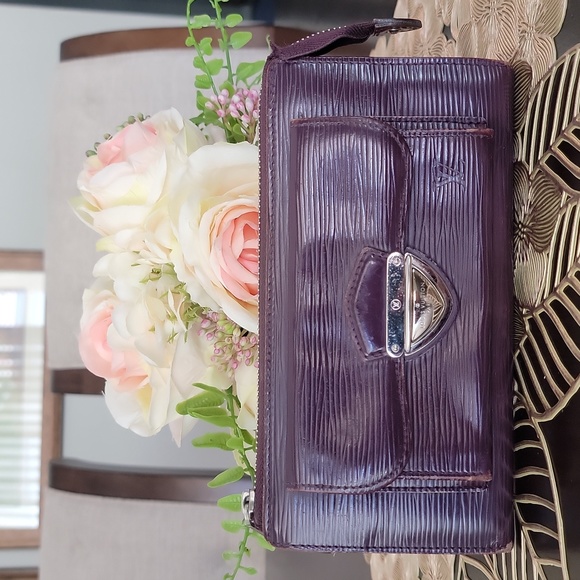 Authentic Louis Vuitton Epi Astrid Wallet - Picture 2 of 14